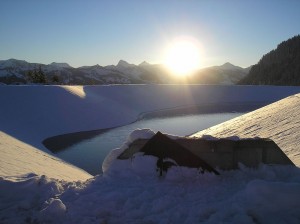 Frühjahrsskilauf in Kitzbühel am Hotel Rasmushof